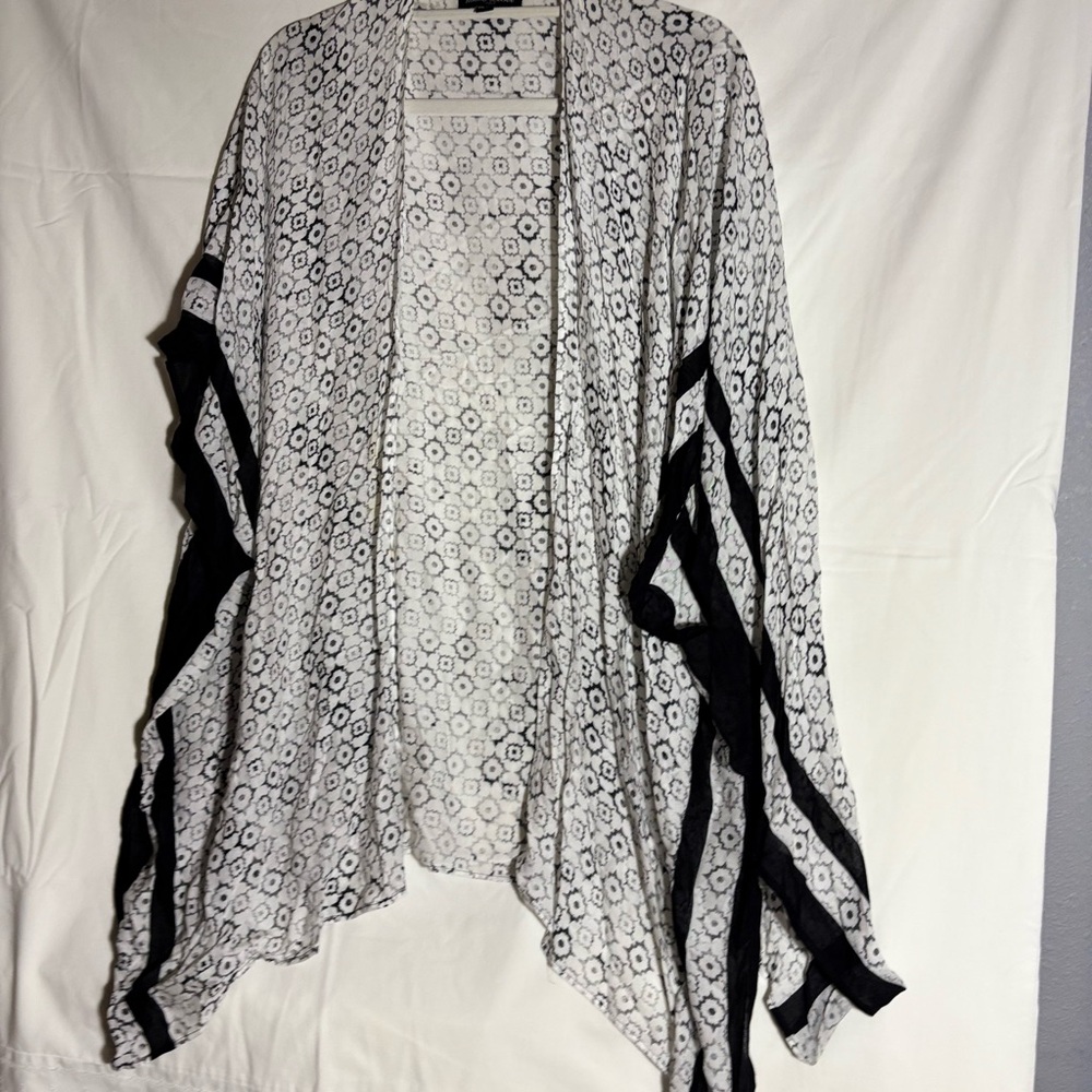 Mario Serrani Black and White Geometric Women's Poncho